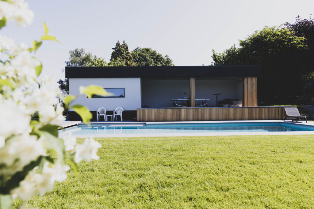 Pool House réalisée en bois